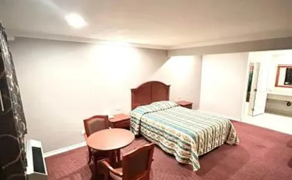 Tropic west Motel