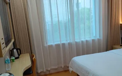 Dongjing Hotel (Shanghai Shanda College Branch)