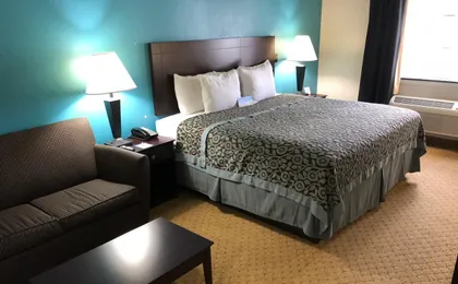 Days Inn & Suites by Wyndham Conroe North