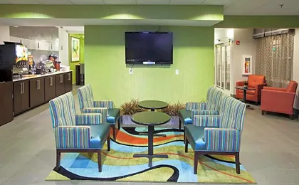 La Quinta Inn & Suites by Wyndham Lebanon