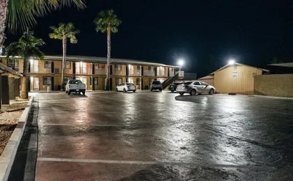 Holiday Lodge Motel Antioch