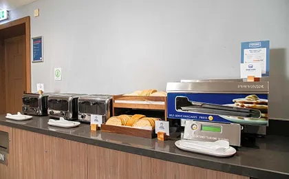 Holiday Inn Express Edinburgh Airport By IHG