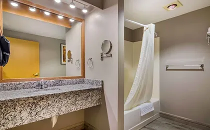 Best Western Plus Executive Court Inn & Conference Center