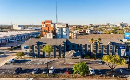 Day Inn by Wyndham San Antonio Downtown