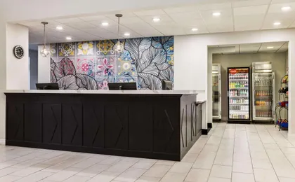 La Quinta Inn & Suites by Wyndham Mt. Laurel - Philadelphia