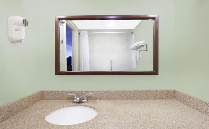 Days Inn & Suites by Wyndham Se Columbia Ft Jackson