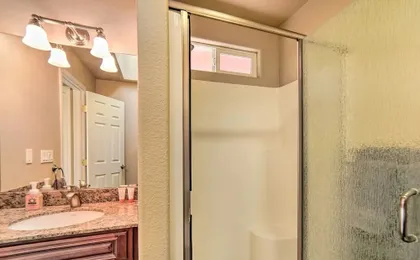 'hilltop Loft' Ukiah Vacation Rental!