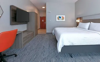Holiday Inn Express Hotel & Suites Shakopee By IHG