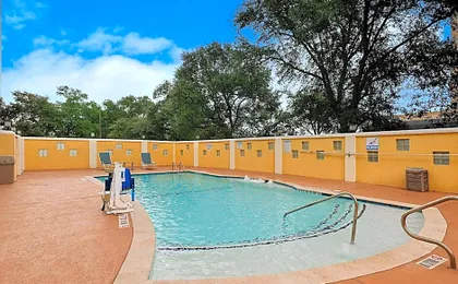 Holiday Inn Express & Suites Houston Northwest-Brookhollow By IHG