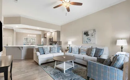 It's a Good Life - Stunning Lake Views!