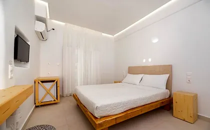 Hotel Thira