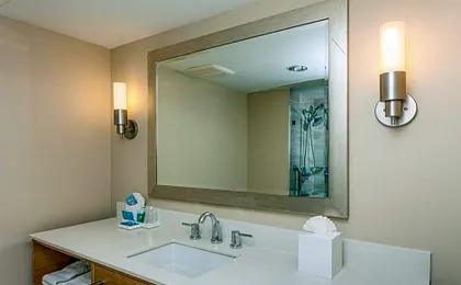 Holiday Inn Express and Suites La Jolla - Windansea Beach By IHG