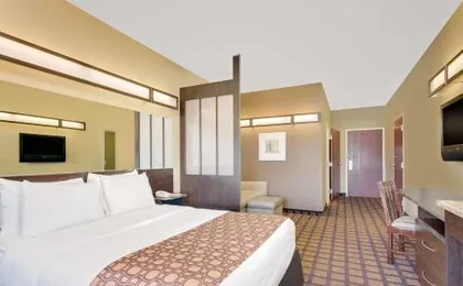 Microtel by Wyndham Perry National Fairground Area I-75
