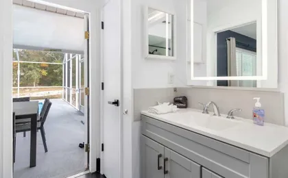 Spring Hill, 4 Bedroom, Pool & Golf Course!