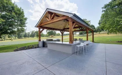 Majestic Manor-private Hundred Acre Yard-pool/spa