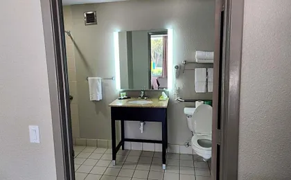 Days Inn by Wyndham Seguin TX