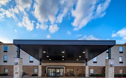 Holiday Inn Express & Suites N Waco Area - West By IHG