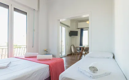 Super Paradise Apartments