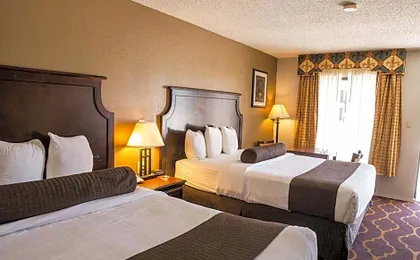 Mockingbird Inn & Suites