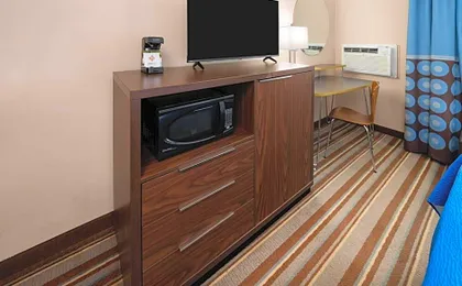Super 8 by Wyndham Longmont/Twin Peaks