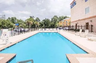 Baymont Inn & Suites Savannah South