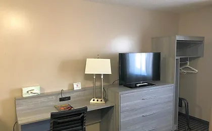 DuPont Suites - Louisville