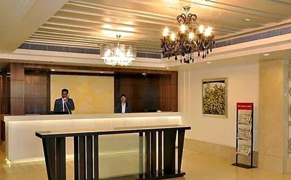 Almondz Hotel