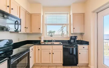 Spacious Beachview End Unit in Legacy Tower 1 -1101 - 3 Bedroom 3 Bath Condo