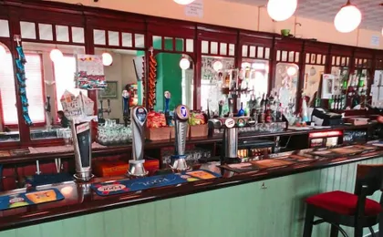 Queen Elizabeth Hostel (Adults only)