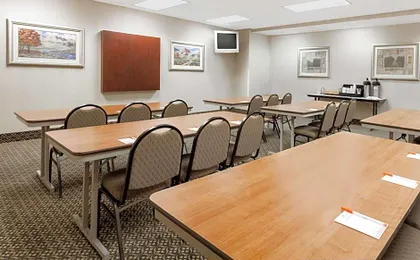 Howard Johnson by Wyndham Evansville East