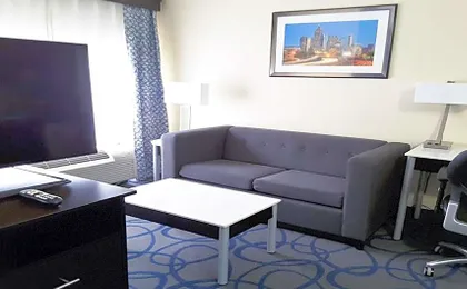 Holiday Inn Express Hotel & Suites Lawrenceville By IHG