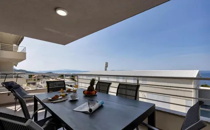 Luxury And Modern Apartment with Sea View And Garage