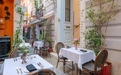 2mazi Suites