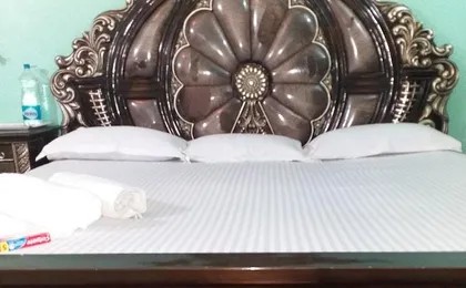 Royal Guest House & Service Apartment