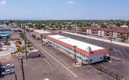 Super 8 by Wyndham Phoenix West