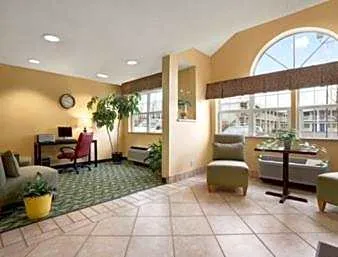 Days Inn & Suites by Wyndham Lafayette IN