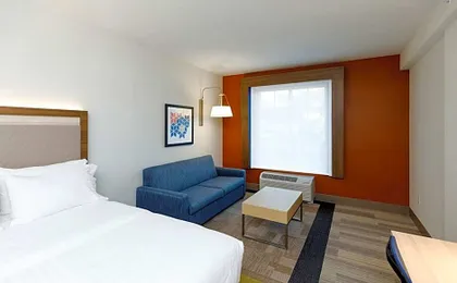Holiday Inn Express & Suites Sturbridge By IHG