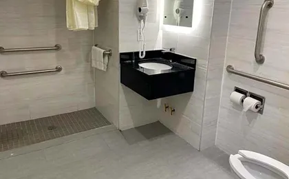 Royal Hotel Bronx