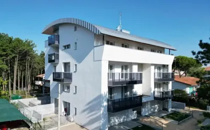 400m Beach Apartment With Pool