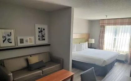 Country Inn & Suites by Radisson, Hinesville, GA