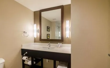 Comfort Suites Meridian and I-40