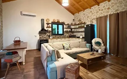 Villa with Pool in Pelekas Near the Beach