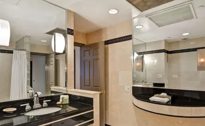 The Cincinnatian Hotel, Curio Collection by Hilton