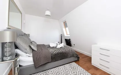 Modern & Spacious 2 Bed Apartment at Clapham Junction