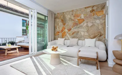 Private Terrace & Views. Manriquez