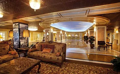 The Claridge Hotel
