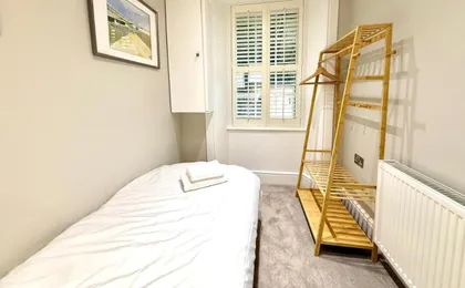 Ultra Modern, Stylish Apartment Next To Princes St