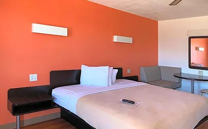 Motel 6 Cameron MO