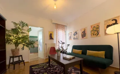 Spacious Artistic Flat with Private Parking