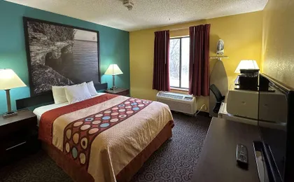 Super 8 by Wyndham Appleton